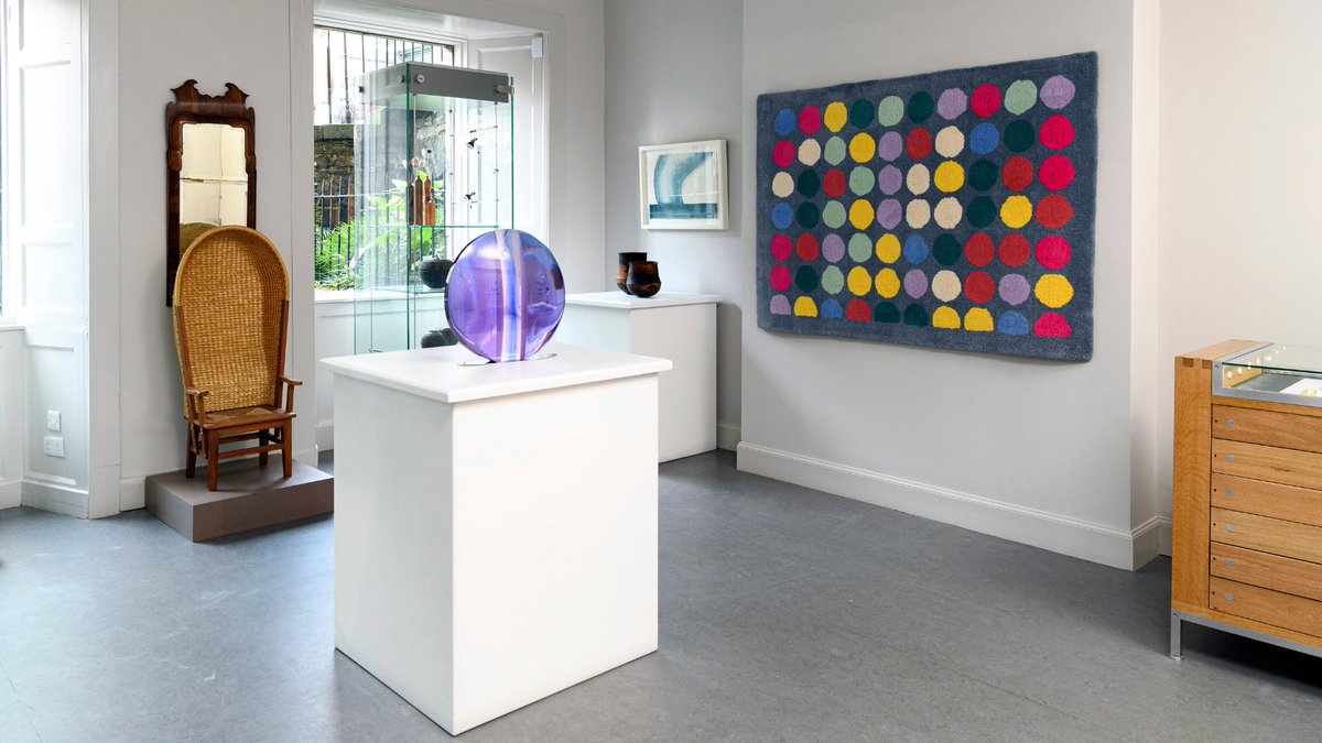 DovecotStudios's tweet photo. One week left to see 'Ten Years of Modern Masters' @ScottishGallery featuring Dovecot rug DOT (2010) by Linda Green and and Humphrey Spender tapestry Phoenix (Blackbird) from 1951.
📷 Ian Georgeson
#rugtufting #colour #collaboration #tapestrystudio https://t.co/l4G24iSMvH