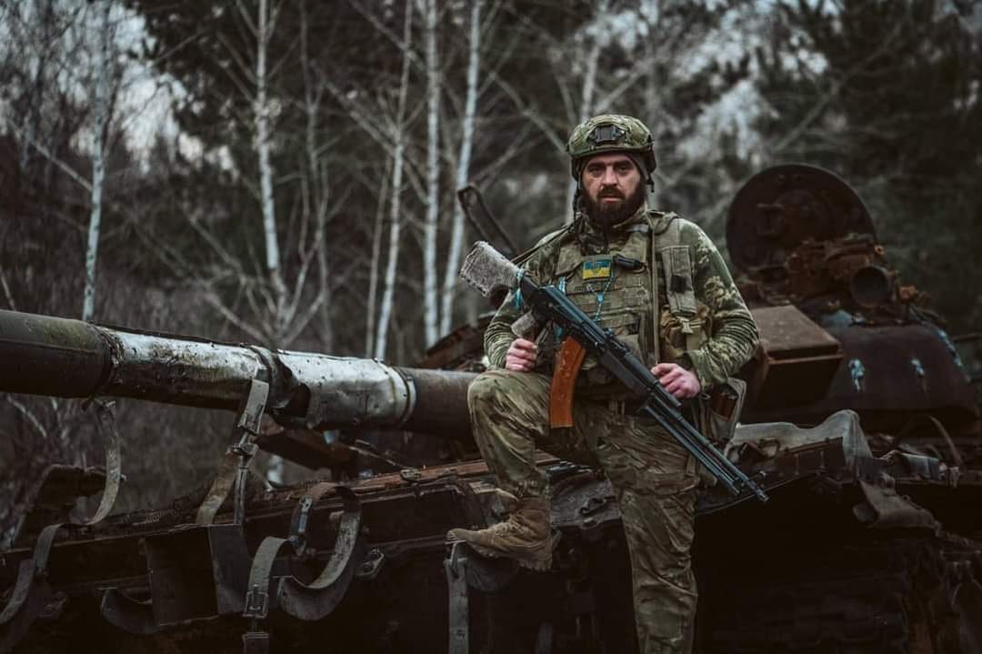 GeneralStaffUA's tweet photo. На захисті Свободи воїни Сил територіальної оборони Збройних Сил України.

Серія світлин фотографа Антона Шевельова https://t.co/dbX5OiFS9o