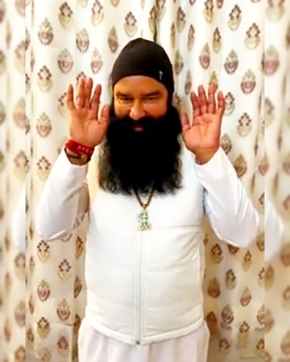 __Paruu__'s tweet photo. #WelcomeBackMSG ❤️🤗
 💗हम आखरी सांस तक यार तेरे हैं,
दिल  पे सब   इख़्तियार   तेरे हैं..🌺
💗तुम आओ तो नींद नहीं आती, 
नींद आये तो सारे ख्वाब तेरे हैं..🌺
@Gurmeetramrahim Saii🥰🌺
#Shukriya🙏❤️🥰 https://t.co/wujxDVntIk