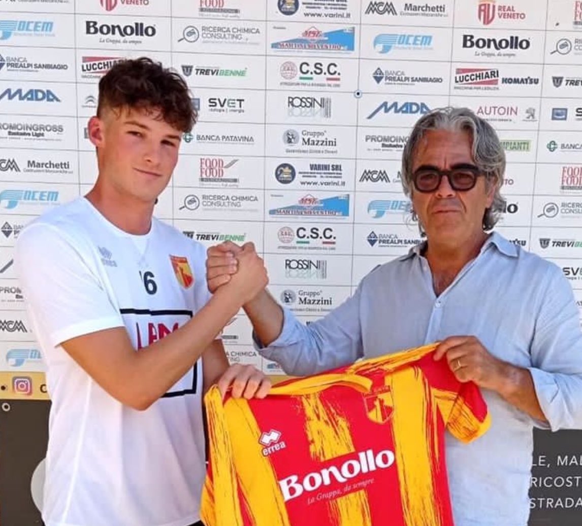 vocelaziale's tweet image. ‼️UFFICIALE‼️

#Cogo è un nuovo giocatore della #Lazio Primavera✅

Si tratta di un attaccante classe 2006 ormai ex #Este✨

Questa stagione ha esordito in #SerieD segnando 2 gol⚽️

Sarà a disposizione di #Sanderra già oggi contro il #Perugia👤