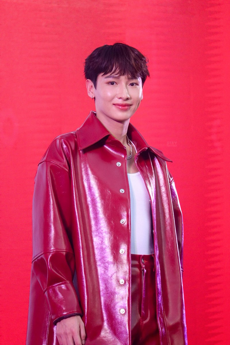 StaytOGether_09's tweet photo. ตรุษจีนต้องใส่สีแดง แต่หลงรักเธออย่างแรงต้องทำยังไง 👶🏻💫🤏🏻🫶🏻🧧 @AtthaphanP 
#จูนผิวดีpH5 
#กันอรรถพันธ์ผิวดีกว่าที่คิด 
#GunAtthaphan https://t.co/3UPcvs3EMk