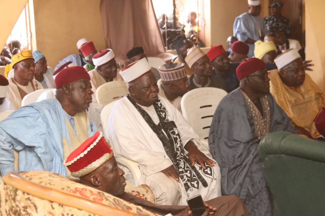 PeterObi's tweet photo. I am in the palace of HRH Ufuwai Bonet, Chief of Kagoro; where I met with the Southern Kaduna traditional council. I'm grateful for their wise counsel and prayers. -PO https://t.co/KTffJokJDu