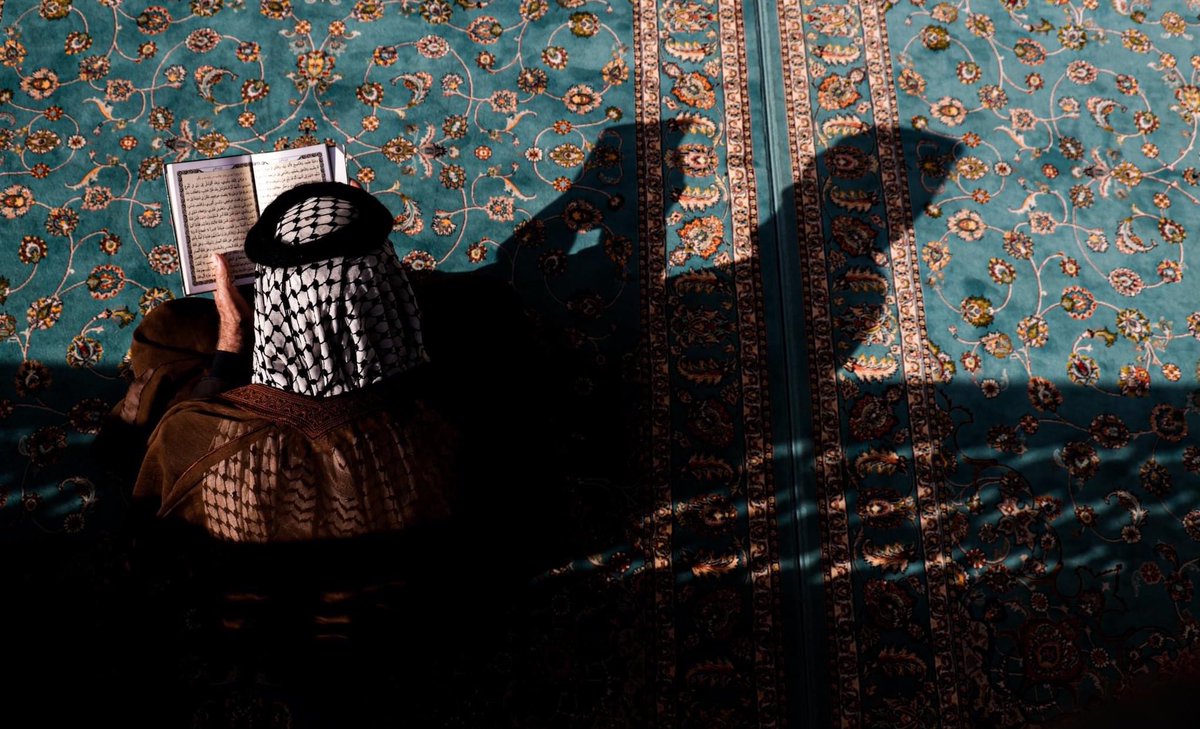 Awaited_Hope's tweet image. Imam al-#Baqir (a.s.) said, ‘By Allah! Allah wants but two traits to be present in people: to #acknowledge His #favors so that He may increase them, and to #confess their #sins so that He may forgive them.’ 

📚 al-Kafi, v. 2, p. 426, no. 2

Powerful reflective Hadith