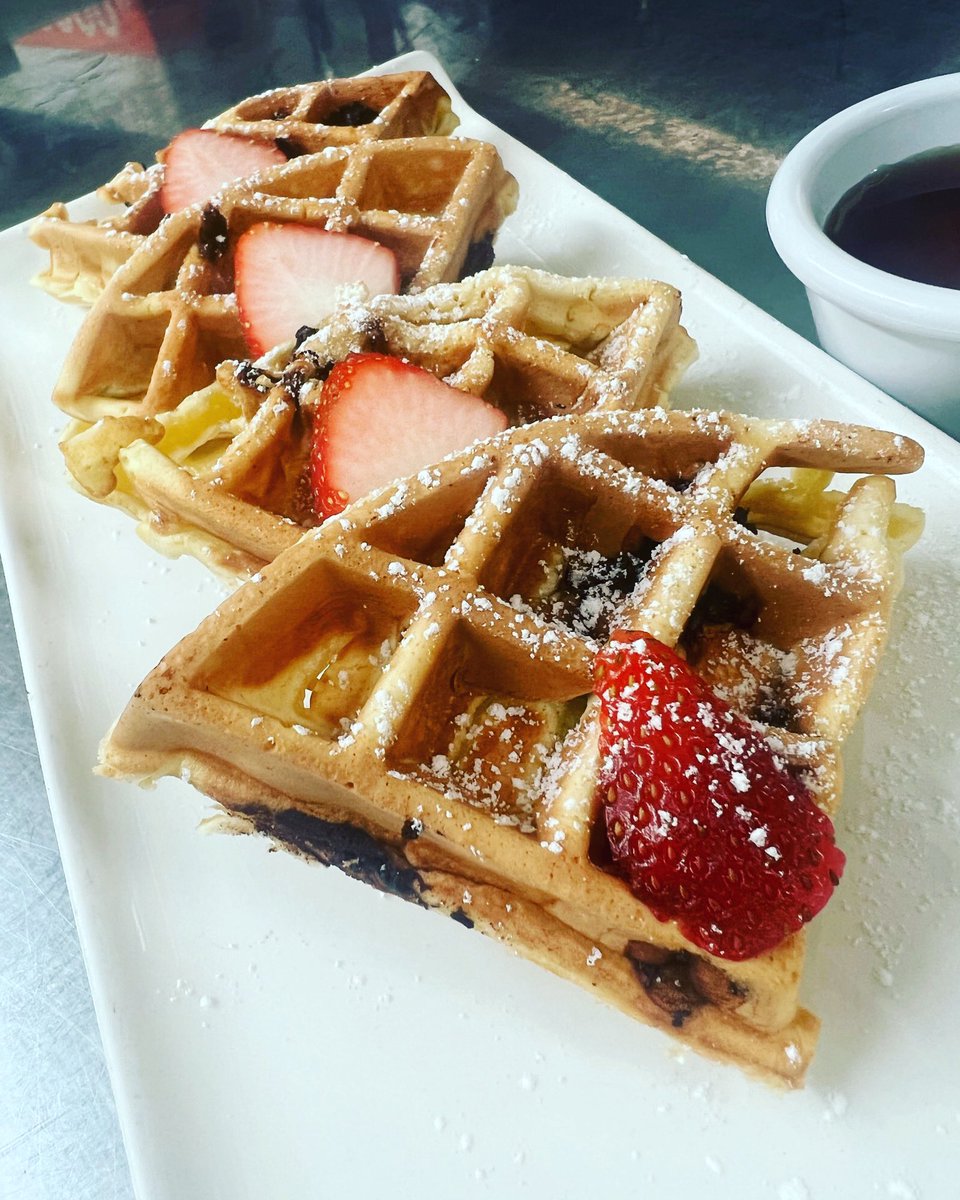 Chocolate chip waffles … they’re a beautiful thing. (And we’ve got them right here at @mannysbistrony .) Come have a taste! #mannysbistro #brunch #nycbrunch #newyork #newyorkcity #newyorkbrunch #uws #uwsnyc #upperwestside #upperwestsidenyc #waffles #nomnomnom #nomnom #forkyeah