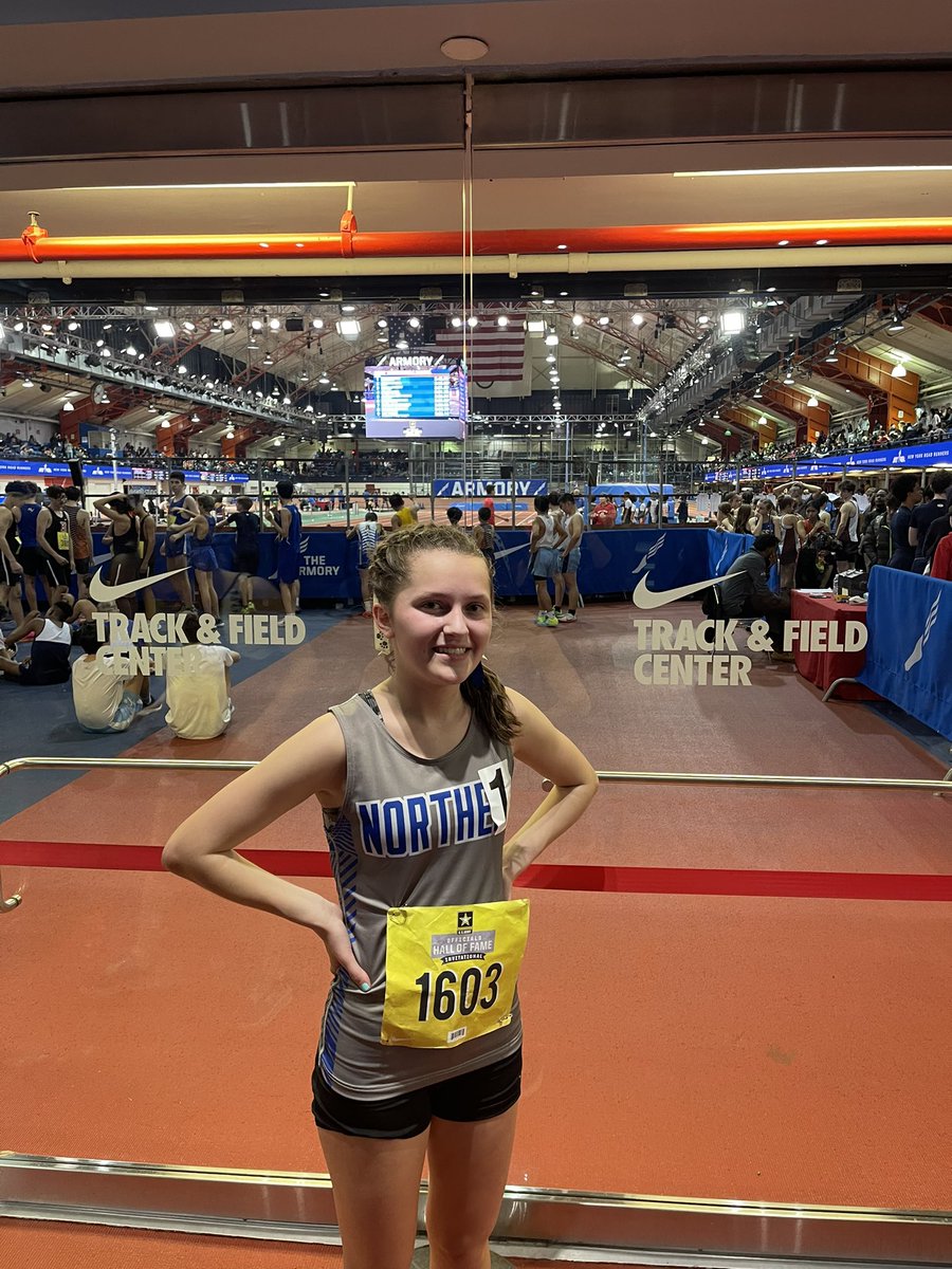 At last nights Invitational 2 mile, Liliah Gordon wins the 2 mile torching up the last lap with a monster kick! Congrats Lil!