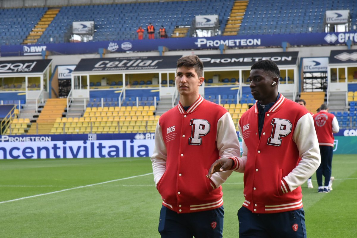 ACPerugiaCalcio's tweet photo. FORZA RAGAZZI! 💪⚪️🔴
#ParmaPerugia #PARPER @Lega_B #SerieBKT https://t.co/JEMUc1xHjD