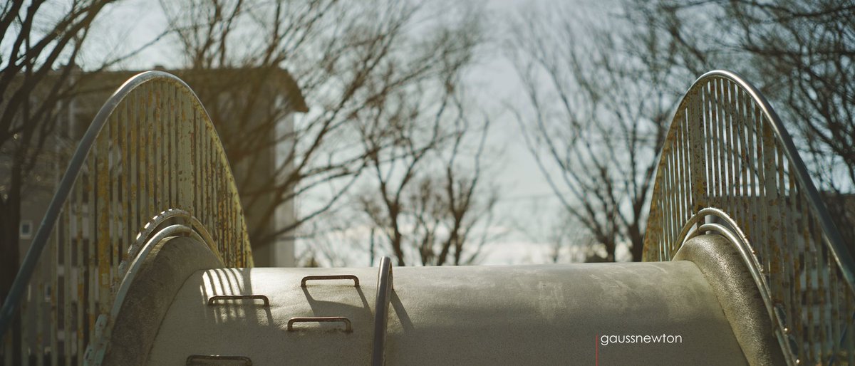 gaussnewton's tweet image. 5℃の公園

冷えた公園には子供の姿もなく遊具がピタリと静止していた。

#SIGMAfp #cinemascope #powderblue