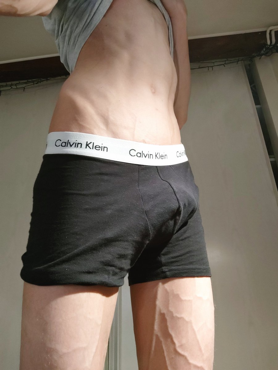 Fox_backyard's tweet photo. Do you like veiny boys? https://t.co/MCln2UKKnW