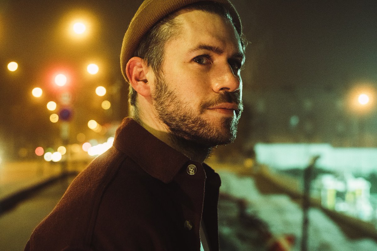 RollingStoneFra's tweet photo. SON DU JOUR : Voici "Hope", le tout nouveau single de @thomaskahnsound : https://t.co/Rt7C0kOQh2

A retrouver dans This Is Real, son nouvel album.

#thomaskahn #hope https://t.co/IYoIkYHh6e