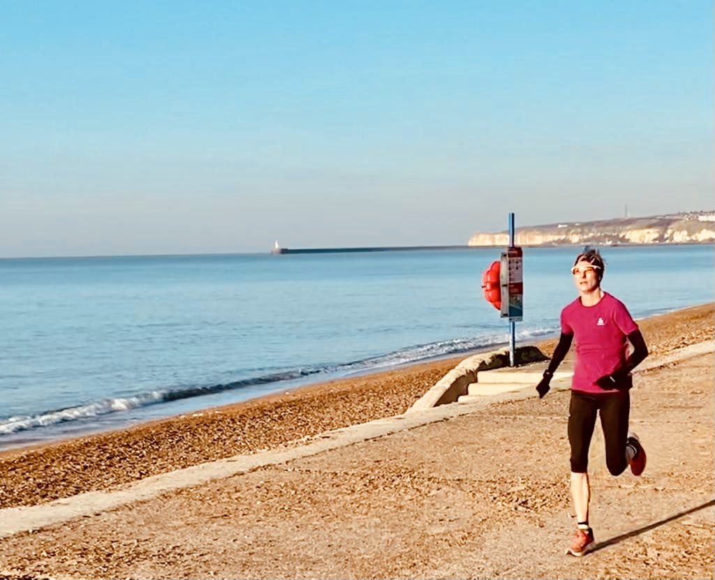 VickiClark3705's tweet photo. Thanks to the wonderful volunteers this morning @seafordbeachpa1 keeping us safe. It was frosty under foot and caution was definitely required. #steadyrunning #nosilliness #brightandcold https://t.co/681zP5dMPI