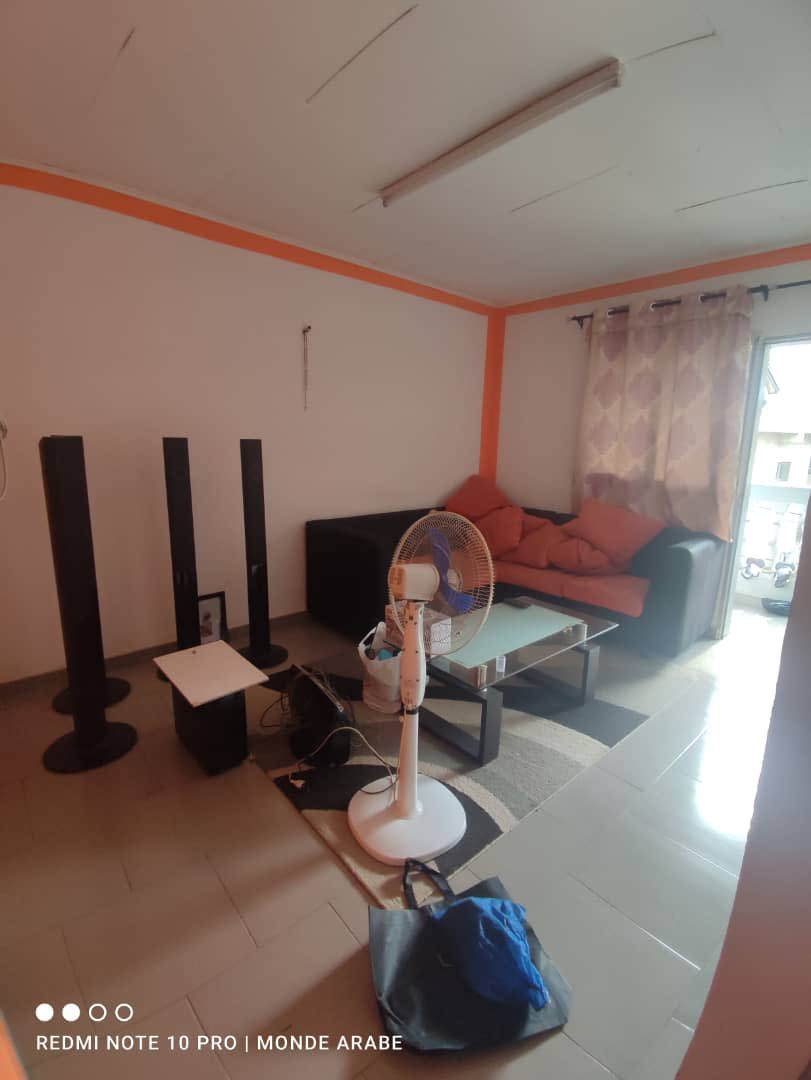 One_Immobilier's tweet photo. 🚨🚨🚨
Joli studio à louer à #makepe Rhône Poulinc a l'étage avec balcon personnel et magasin
Douche au couloir
Prix : 75.000 x 10 mois https://t.co/EVX73hFf7Z