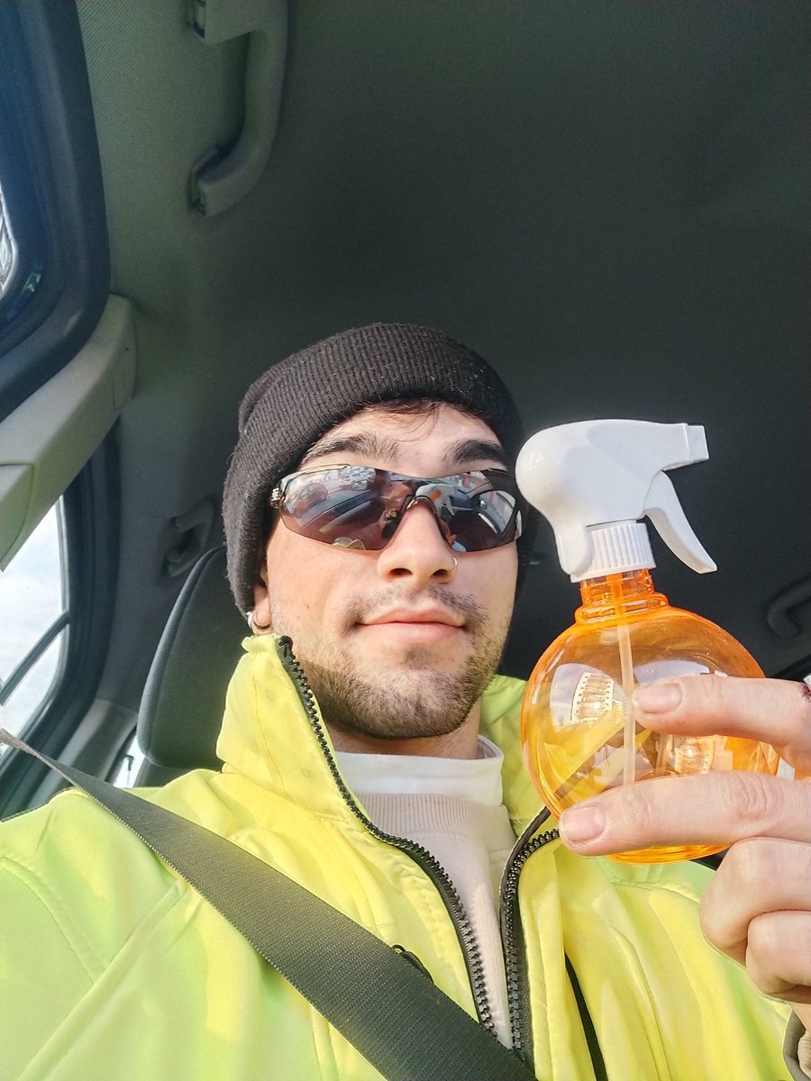 EricCarrabina's tweet photo. Ja tinc el meu flis flis per comprovar punxades 🤩 https://t.co/t7V20IpyJH