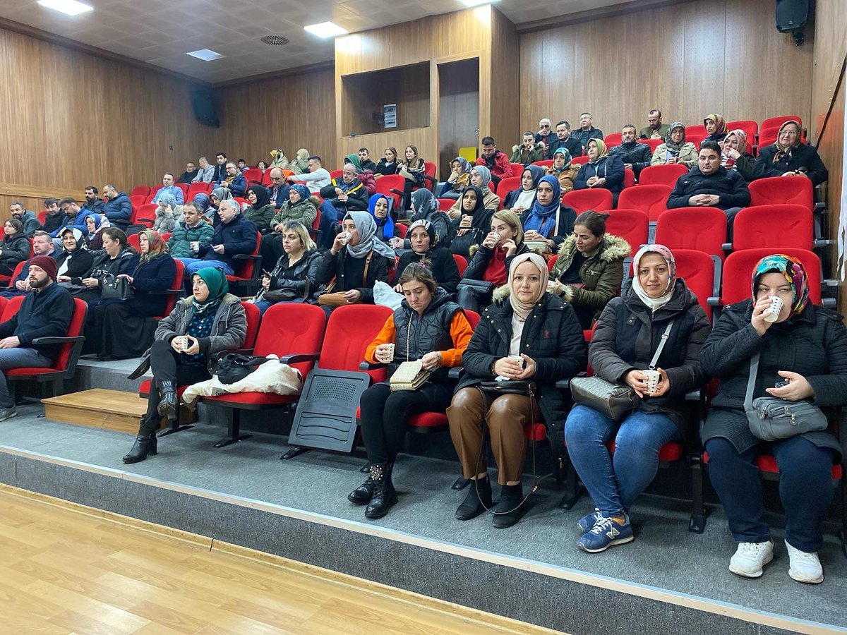 BahcesehirFatsa's tweet photo. Ortaokul Müdürümüz Güneş Eke tarafından okula kabul sınavımıza katılım gösteren değerli velilere “Ortaokul Tanıtım Sunumu” gerçekleştirilmiştir.
Velilerimize ilgi ve güvenlerinden dolayı teşekkür ederiz.👏🏻👏🏻 https://t.co/oM2SfAnN9F