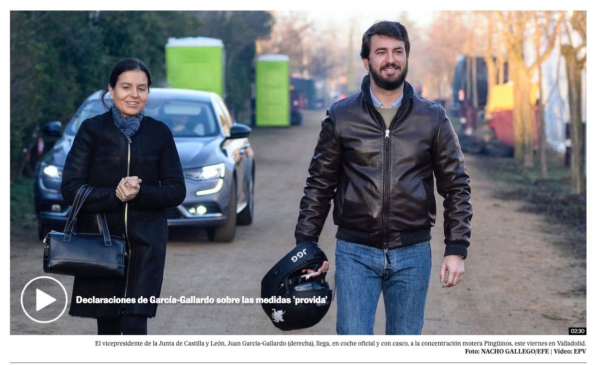 El líder de Vox y vicepresidente de la Junta de Castilla y León llega a Pingüinos, concentración motera, en coche pero con casco. Que nivel 😂😂😂😂😂😂😂