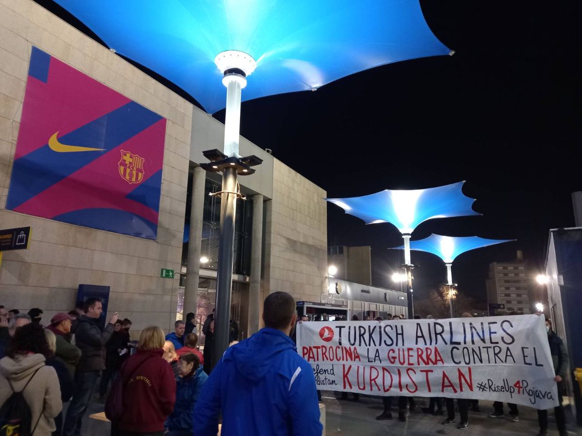 CGTCatalunya's tweet image. Ahir 13 de gener es va jugar a Barcelona el partit de l'"Eurolliga Turkish Airlines" el Barça contra Efes Estambul
TURKISH AIRLINES PATROCINA LA GUERRA CONTRA EL KURDISTAN! ⚠️
Solidaritat internacionalista 🔥
PROU COMPLICITAT
#DefendKurdistan
#RiseUp4Rojava