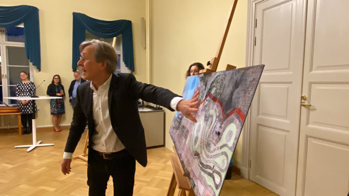 P. Sean MORRIS (@saxoonicus) on Twitter photo Martti Koskenniemi <a href="/Intlaw_eci/">ErikCastrÃĐnInstitute</a>; bucked the usual convention of having a portrait of himself unveiled upon retirement as Professor <a href="/HelsinkiLaw/">FacÂulty of Law, HelsinkiUni</a>; in the University of Helsinki. Martti Koskenniemi <a href="/Intlaw_eci/">ErikCastrÃĐnInstitute</a>; bucked the usual convention of having a portrait of himself unveiled upon retirement as Professor <a href="/HelsinkiLaw/">FacÂulty of Law, HelsinkiUni</a>; in the University of Helsinki.
