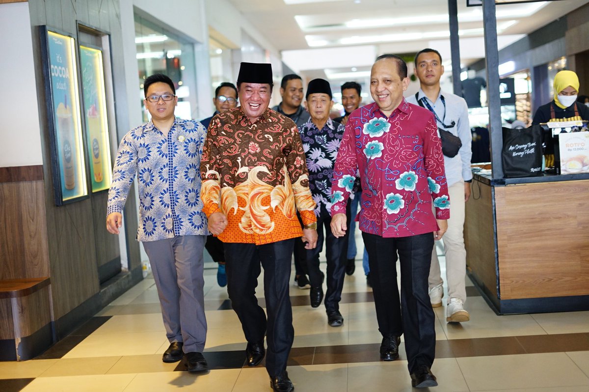 rosjonsyah64's tweet photo. https://t.co/1YUp0iL3OM https://t.co/BQS3nvipaQ