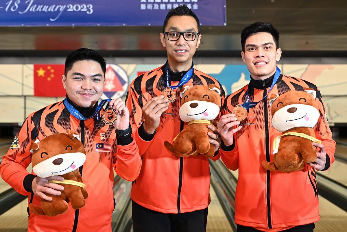 Tun Hakim Bowling tweet media