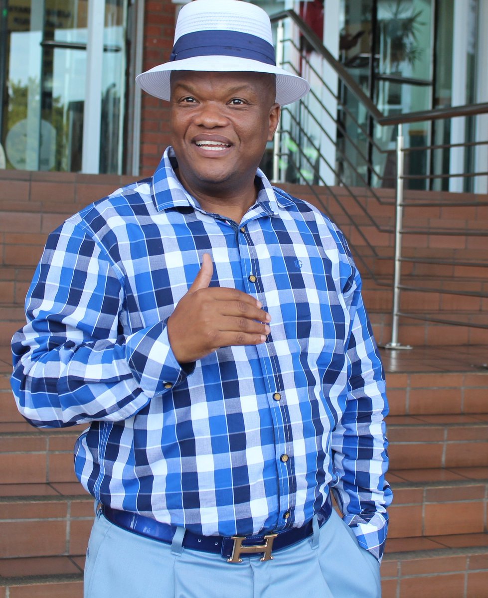 MduNcalane's tweet photo. @ukhozi_fm #SigiyaNgengoma namuhla ngizokhipha inkani eyakwethu Kwanele Ncalane. Eyomndeni iyangenwa namhlanje! 11h00 https://t.co/0ceHdj6WEh