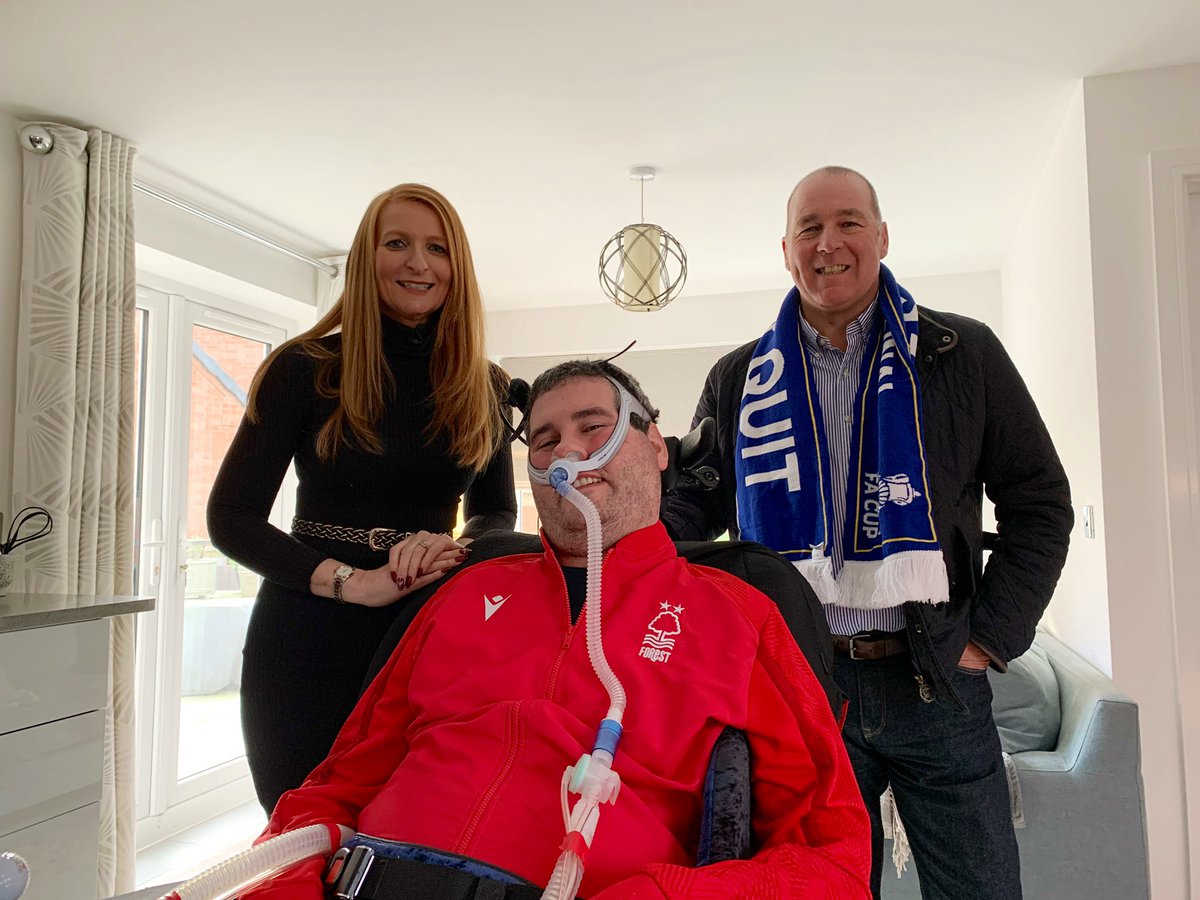 NatJacksonsport's tweet image. Big day for dedicated @NFFC fan Sam Perkins from @StandAgainstMND. Most of his family are @LCFC fans. We are at the #nffc v #lcfc game with him today and his Uncle Andrew for @bbcemt. #mnd #mndawareness Xx