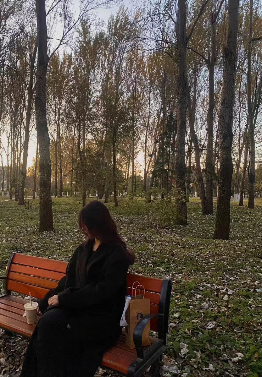 dajibacaofcb's tweet photo. @MeiRiDaZuoZhan 人前vs人后 https://t.co/6bEJYeSbtz