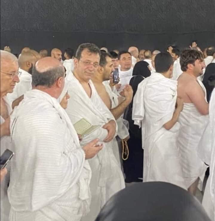 Drr_Nilay's tweet image. Kadir Mısıroğlu ne demişti!!!

“Gün gelecek ben daha çok müslümanım diye yarışacaklar..”

Rahmetlinin dedikleri tek tek çıkıyor…