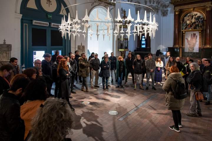#Creadores2023  | Muchas gracias a los más de 200 visitantes que os acercásteis ayer a #SMEFrancesas para las visitas guiadas de inauguración de 'Fuera de lugar' por los artistas del colectivo <a href="/nexodos_/">néxodos</a>