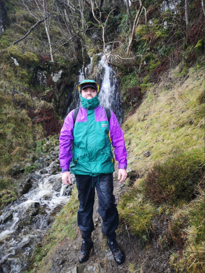 📸 - <a href="/Rob6smith/">Rob 🇸🇱</a> 

"Can't go wrong with a classic" 

#LakeDistrict #Walking #Sprayway