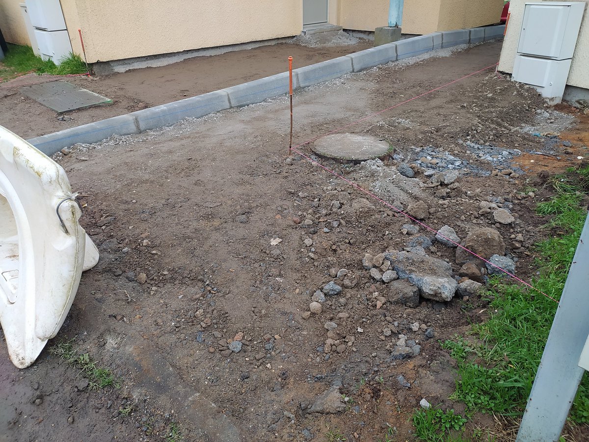 laurent27100's tweet photo. L'opération de renouvellement urbain bât son plein a Val-de-Reuil comme ici dans le quartier du Hameau de l'Andelle et oui bientôt un nouveau cadre de vie pour les habitants.
#siloge @valdereuil_info @AnruOfficiel @MA_Jamet. https://t.co/q7TVsoSljj