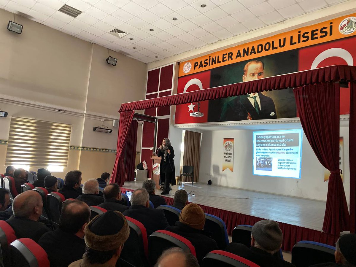👨‍👩‍👧‍👦"AİLE OKULU" projesi kapsamında, kıymetli muhtarlarımıza toplumun yapı taşı olan ailenin; çocuğun manevi hayatındaki gelişimindeki öneminden bahsettik.
@<a href="/sdulger43/">Sabahattin DÜLGER</a> <a href="/pasinlerkym/">Pasinler Kaymakamlığı</a> <a href="/emrezeyrekk/">Emre Zeyrek</a> <a href="/skaygusuz/">Salih Kaygusuz</a> <a href="/PasinlerMEM/">PASİNLER İLÇE MİLLİ EĞİTİM MÜDÜRLÜĞÜ</a> <a href="/hakancinarmem/">Hakan ÇINAR</a> <a href="/Turkhtbzkrt/">H.Türk</a> <a href="/UgurBNGL/">UĞUR BİNGÖL</a> 
<a href="/Muratergnnn/">Murat Ergün</a> <a href="/Fatih_Akt/">Fatih Aktaş</a>