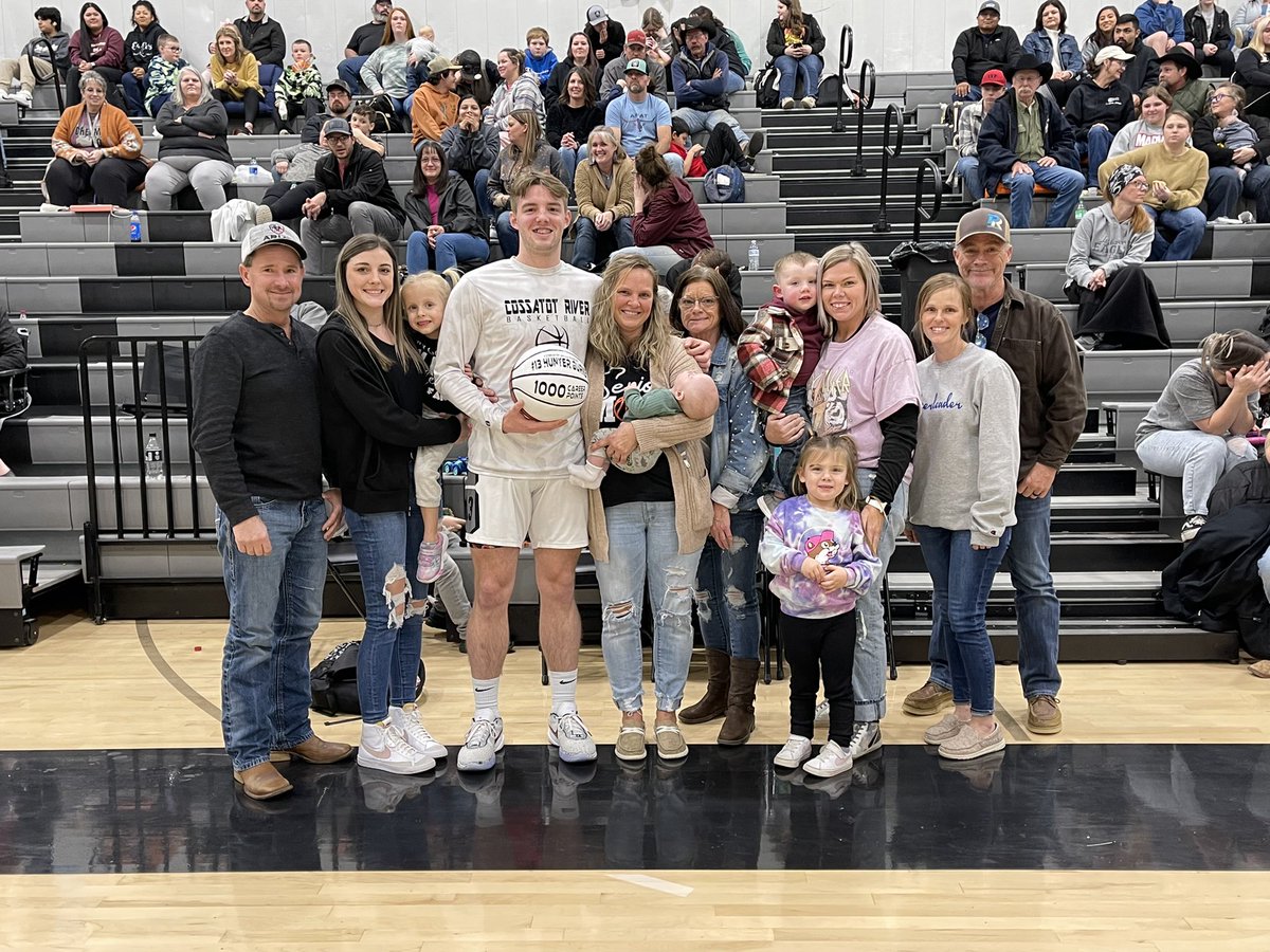 WendellCartwri2's tweet photo. Congratulations to Hunter Burke   @Hunter13Burke for eclipsing 1,000 career points. He’s a great kid that I’m proud to say I coached. Great family and support system too. https://t.co/gacp8H1xQy