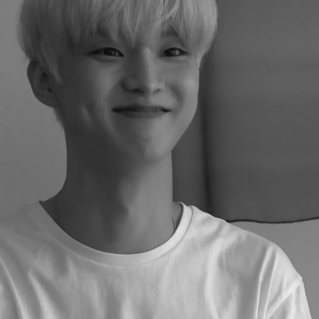 말리지 마세요 전 이제 이 웃음을 죽어도 지켜주겠습니다.