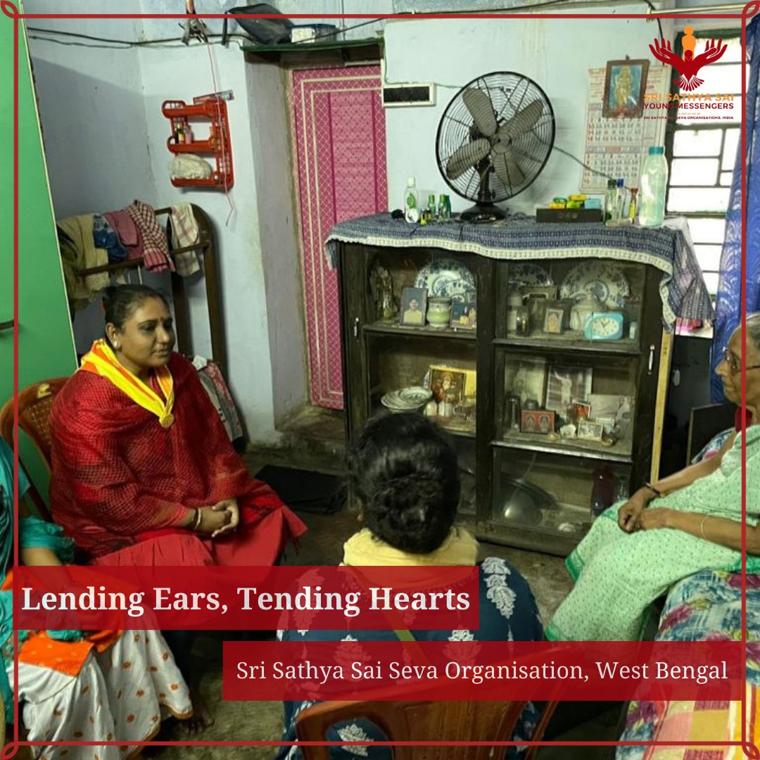 SaiMessengers's tweet photo. 11 Sai Young Messengers of #SSSSO West Bengal with some psychology experts visited Barrackpore's Bholananda Old Age Home to speak & listen to the residents & helping them combat their loneliness which had a #positive impact on their #mentalhealth. This seva benefited 20 elders. https://t.co/W999JOr2rl