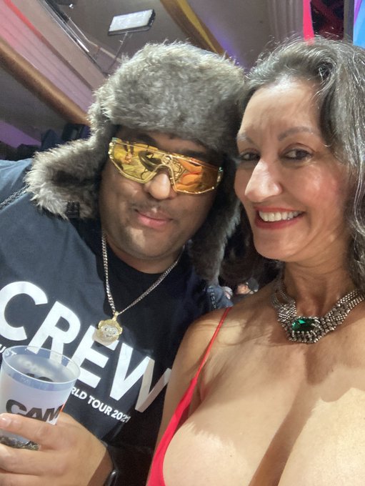 My favorite Fan photo of the day I&rsquo;m so happy https://t.co/ShkJx9rAjU