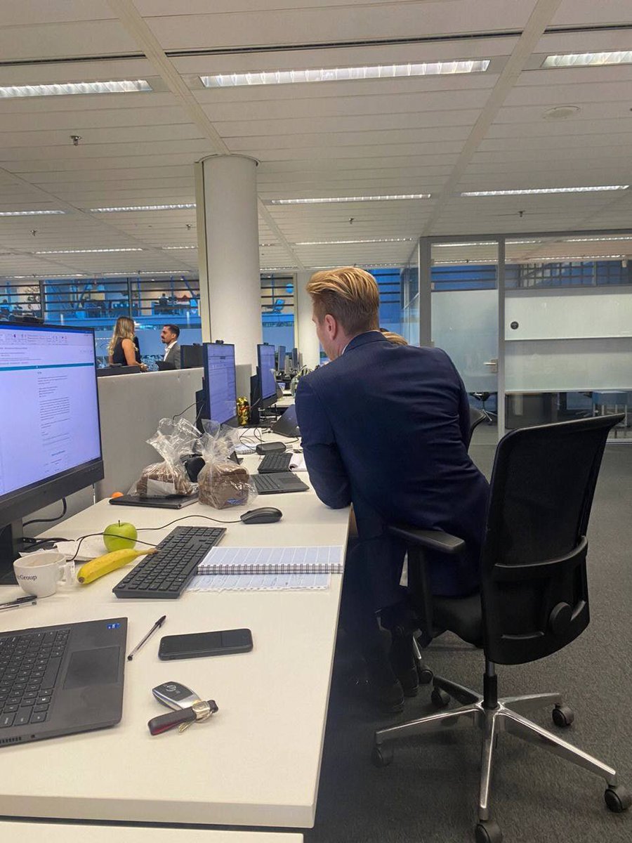 Ailun991's tweet photo. Let's take a look at the atmosphere of other people's companies. The atmosphere is much better than ours.#company #daily #Lifegoeson https://t.co/4NhHKr34rf
