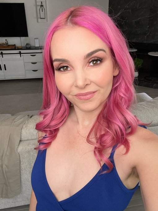 1 pic. Come play with me on my only fans! https://t.co/2InDEh9YW0 https://t.co/kbdwSWCfWp