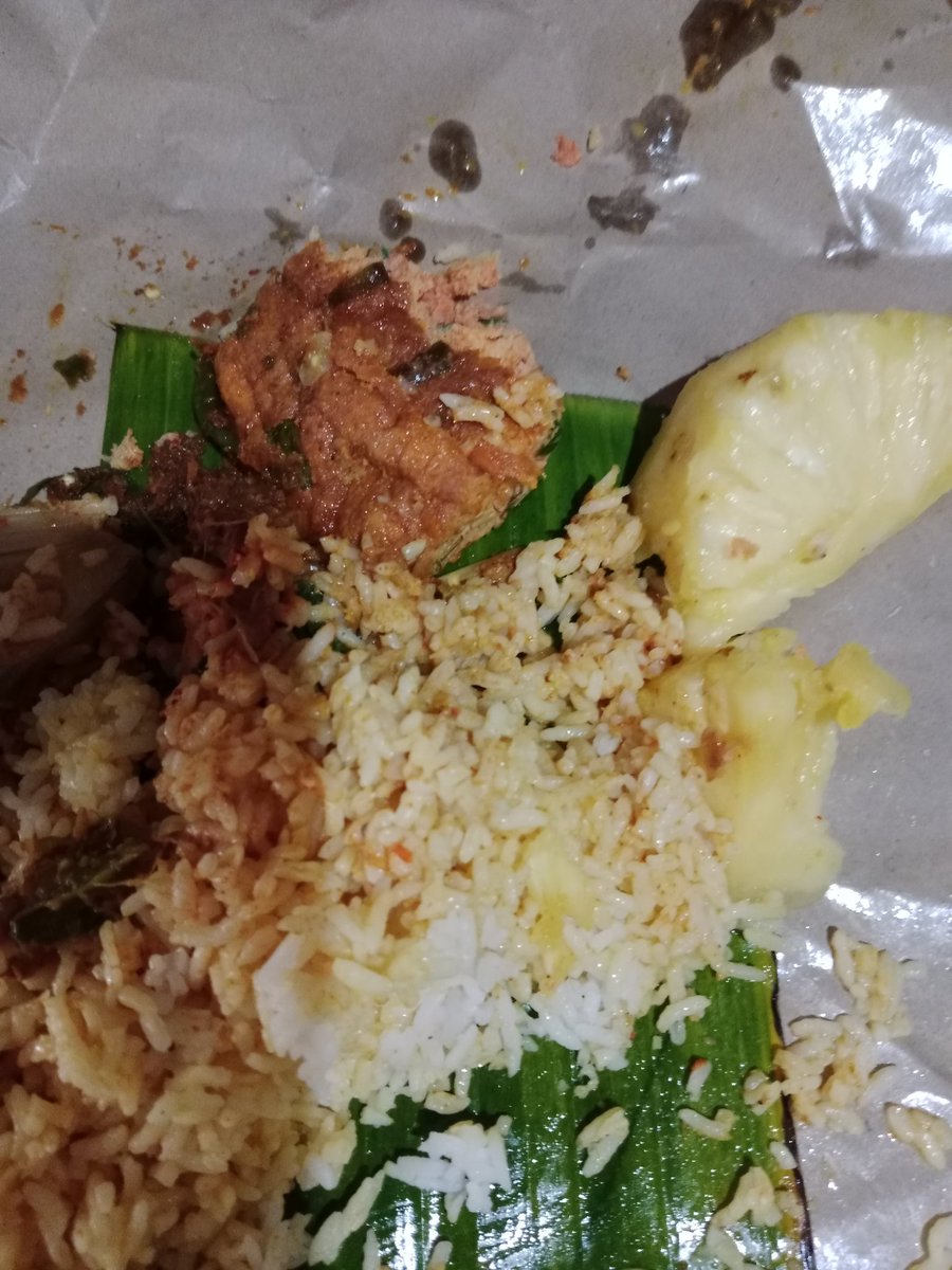 ramadhanmanik9's tweet photo. Mkn nasi pake nanas emng enk bnget https://t.co/UIeheJVGBe