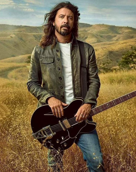 Happy 54 birthday to the legendary guitarist, drummer and singer Dave Grohl     (Foo Fighters, Nirvana)! 