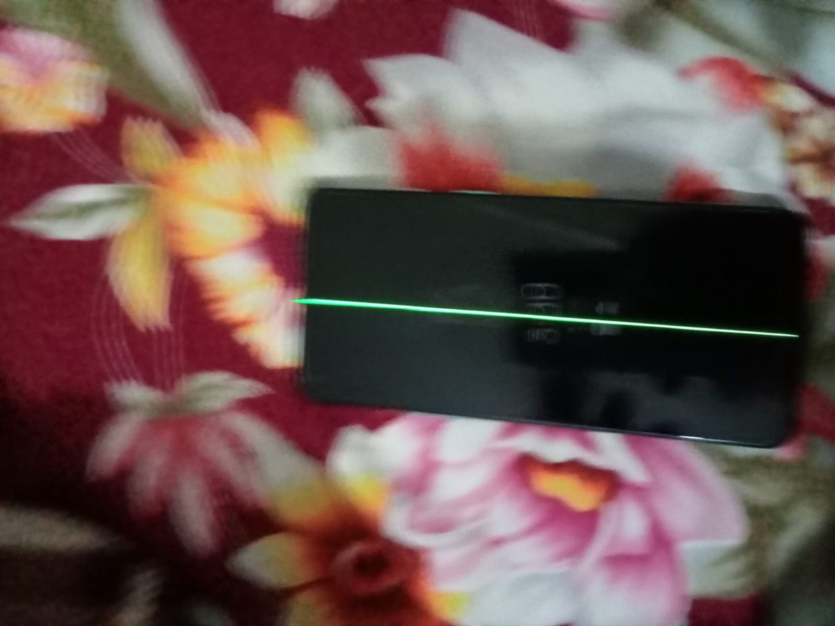 Asifrazashaikh's tweet image. Hello sir, Medum
It&apos;s my one plus 8t in my divice automatically green line create After the New updates plz do something about that, I am feeling so bad My phone physical condition is very good i am facing this issue After my phone update 
#OnePlus_IN #OnePlus_Support #oneplus8t