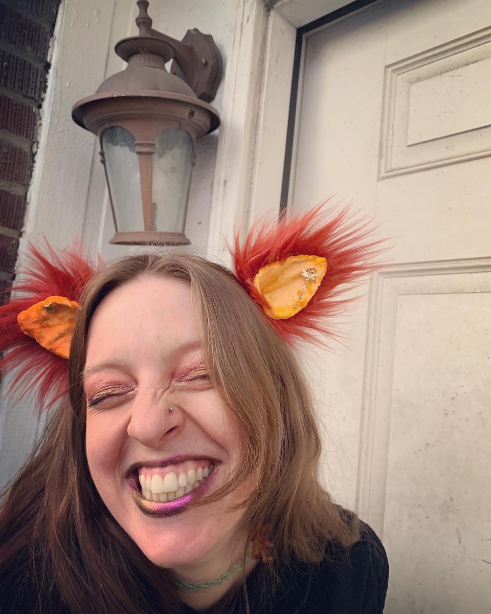 D0PEdaydreamer's tweet photo. If cats could talk, they wouldn’t. 😼 new accessories just dropped &amp; they’ll help you hide your stash 🙌🏻 DM myself  @ktgunby for more info on how we can get you in a pair of ears &amp; a stash tail today! 😽 https://t.co/Rs37U9R7He