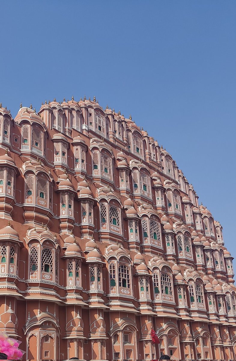Beauty of pink city ✨✨
.
#beauty #jaipur #rajasthantourism #rajathan #tourism #explore #hawamahal #pinkcity #NewYear #places #art #scene