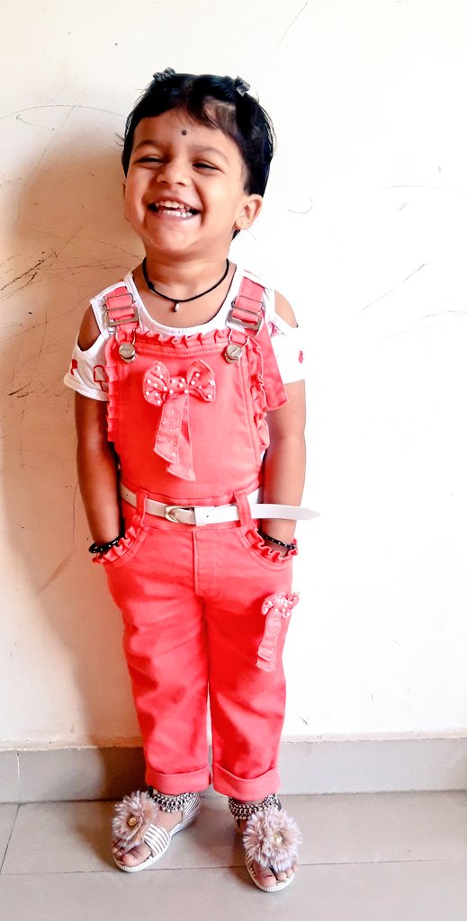BaluD_Rathod's tweet photo. पप्पा मी कशी दिसत आहे...आमच्या स्वराली चा सवाल...

Weekend mood...!
#Someclicks https://t.co/MyqI0QKCK0