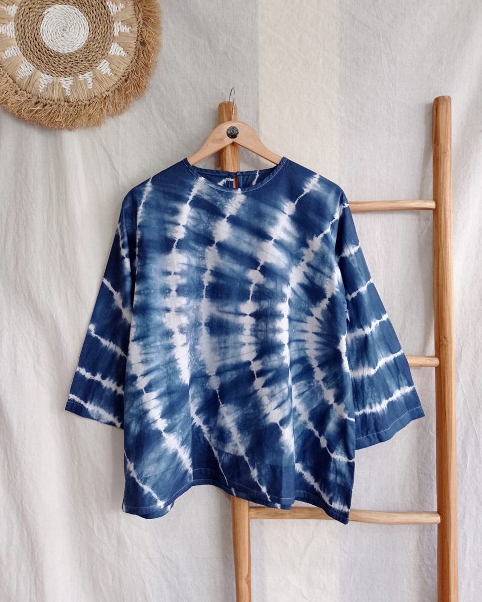 Kalo udah bosan sama outfit yang di dalam lemari, boleh loh klik link produk kami -> shorturl.at/prPTV