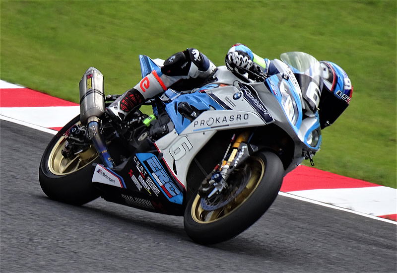 dolphin2_4's tweet photo. #suzuka8h
#鈴鹿8耐2019
@FIM_EWC
@KennyForay
#JulienDaCosta
#MathieuGines
@BMWMotorrad
2019鈴鹿8耐 16位 Team ERC-BMW Motorrad Endurance/ケニー・フォレイ/ジュリアン・ダ・コスタ/マシュー・ギネス 組 https://t.co/AKWQrYsdRK