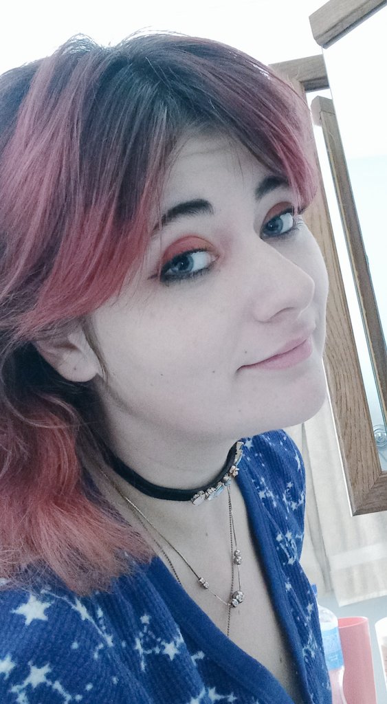 ceila_iris's tweet photo. "Too busy tryna find a blue eyed soul" -Reminder by the weekend https://t.co/SQZO2Kks8t