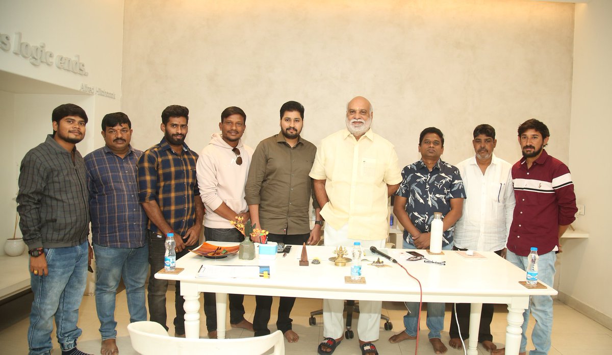 Viisionmovie's tweet photo. Mesmerizing 1st look glimpse of our Feel Good Love Saga #AlaNinnuCheri #DT4 has been launched by #KRaghavendraRao garu

https://t.co/UXXe1lxMEE

#KommalapatiSridhar @idineshtej @payal_radhu @ihebahp 
#MareshShivan @kommalapatisai
@iandrewdop  #SubhashAnand @PROSaiSatish https://t.co/QV8XSRF18l