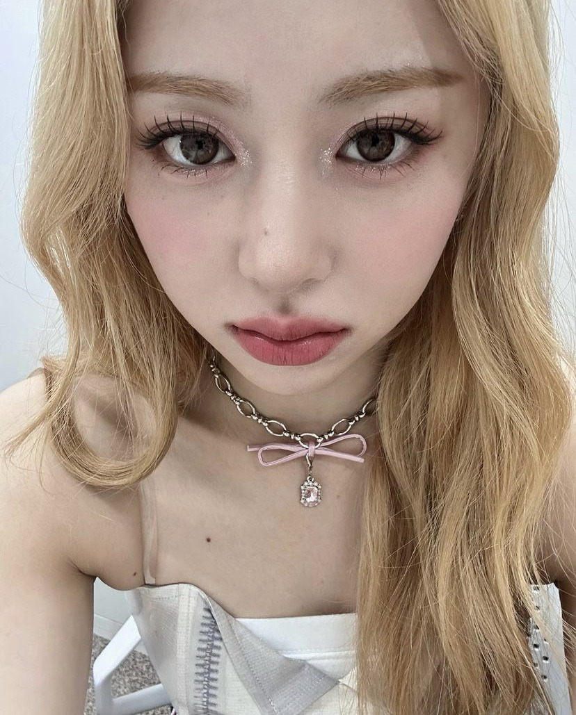 ynjingf's tweet photo. busco mutis !

holaa, no soy nueva en #kpoptwt pero si en esta cuenta y busco mutis para interactuar

busco mutis que staneen le sserafim, new jeans y blackpink 

              fav &amp; rt = para q llegué 
                                a mas gente https://t.co/n3m3m34nWq