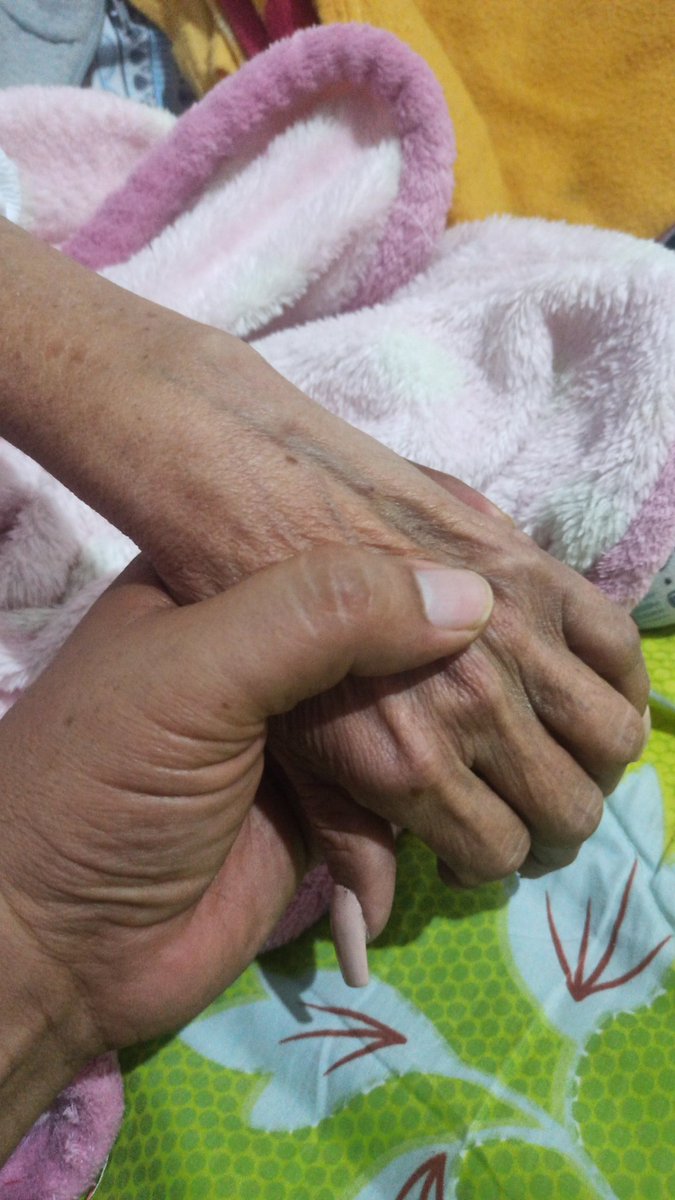 vivas_fernando's tweet photo. Descansa en paz 🙏
querida Hermana Ernestina, lo dimos todo por ti . Fuiste Guerrera hasta el final , nos sentimos muy  orgullosos de tu Valentía. Te amaremos Siempre 😭 https://t.co/lpFBFT3a73