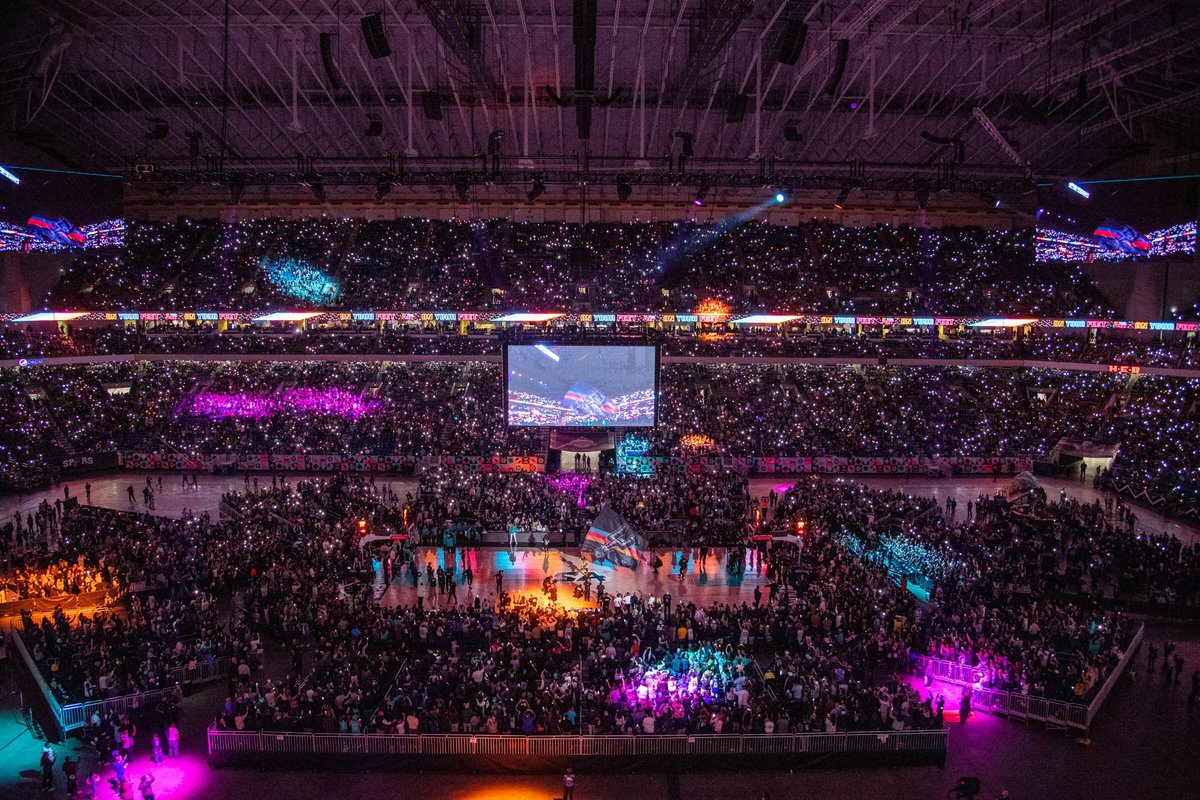 68,323 fans.

A record-breaking night in the Alamodome.