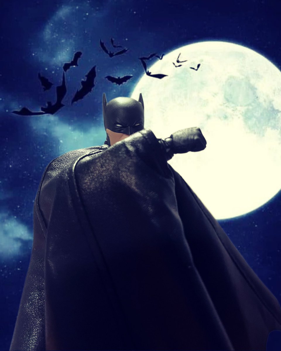 PrestonSlade76's tweet photo. Mezco one 12 Golden Age Batman #ActionFigure #actionfigurephotograhpy #articulatedcomicbookart #BATMAN #Batman #DCCOMICS #dccomics #DCU #dcuniverse #toyphotography #mezcoone12 https://t.co/mNa36Nk82e